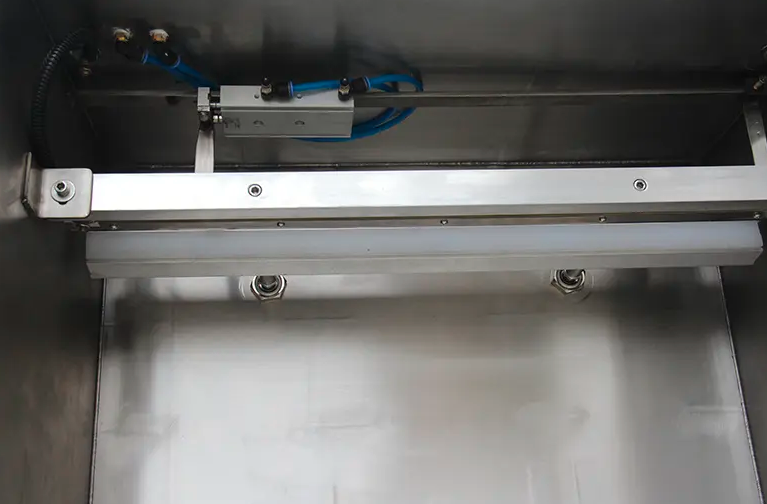 Cabinet Vacuum Packaging Machine 1